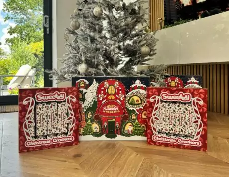 Christmas Advent Calendar + 2 Packs of 6x Christmas Crackers