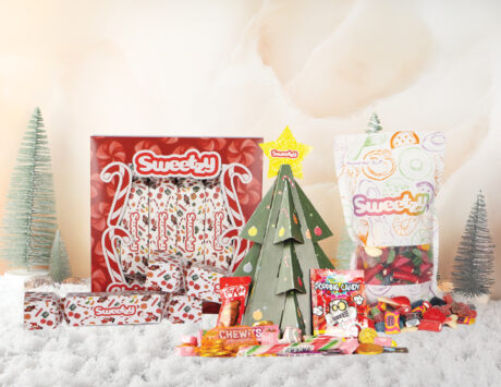 Christmas Crackers + Christmas Tree + Custom 1kg Pick 'n' Mix