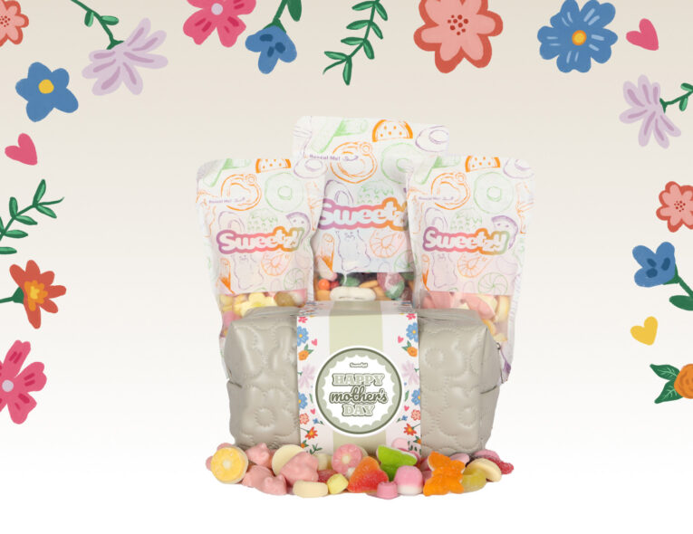 MOT26---Green-Bag-_-contents-4